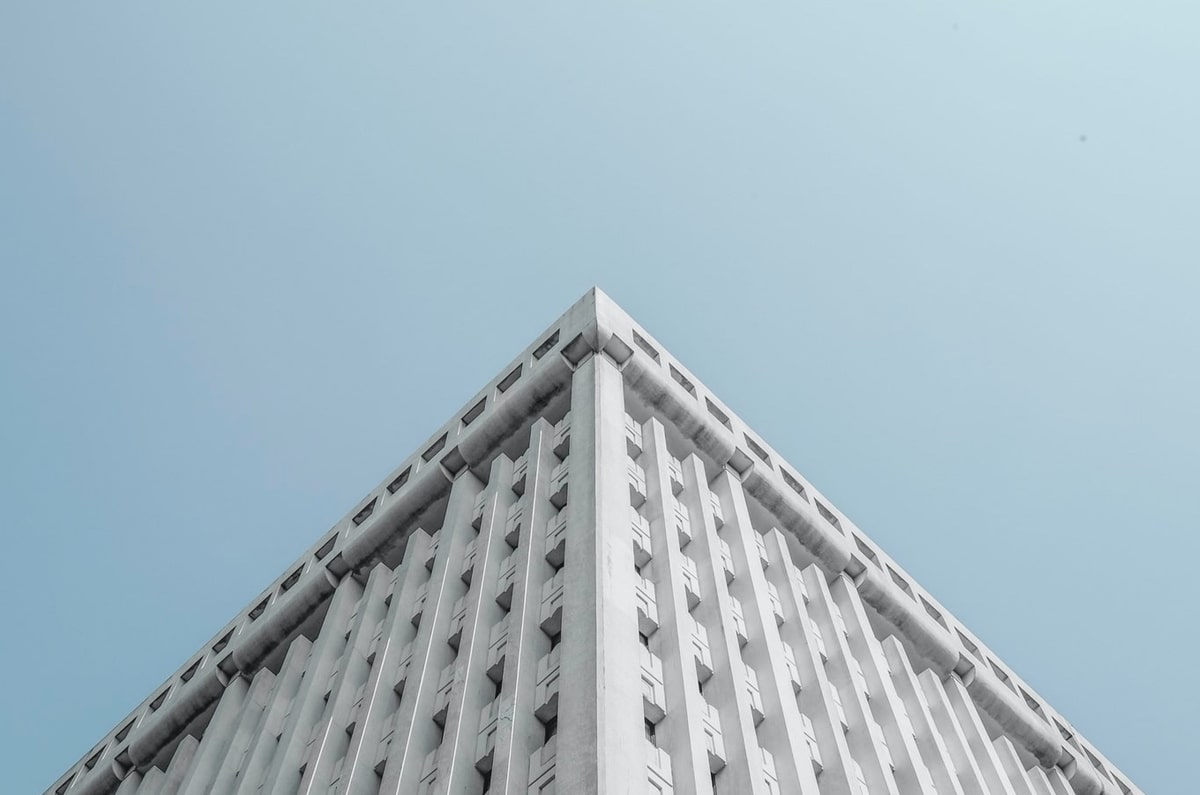 微密圈像在排错：先查镜头是不是只给一面，再把标题改成问题句（读完更好讲）